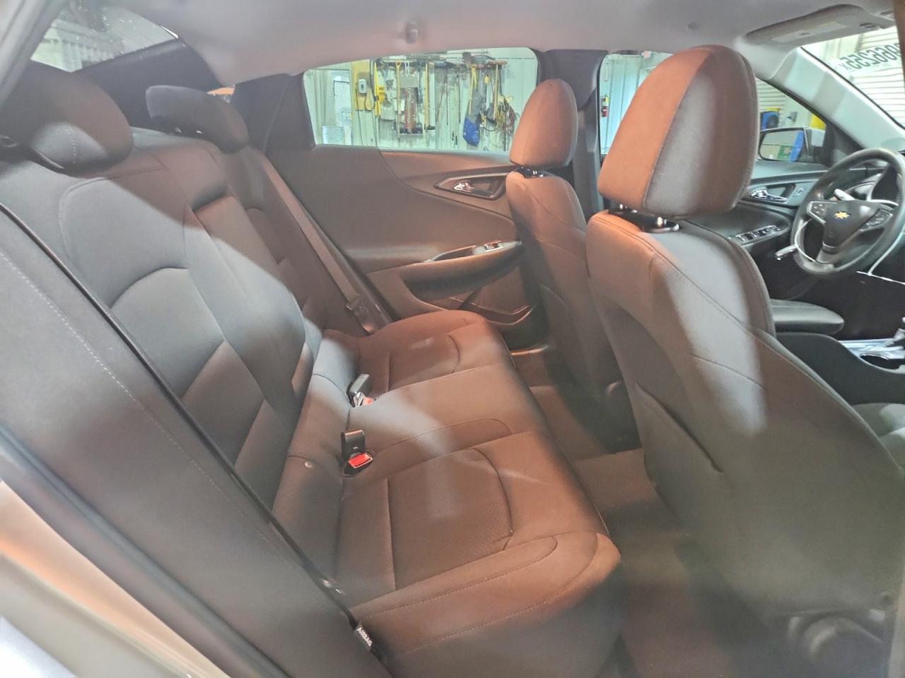 2022 CHEVROLET MALIBU LT photo 10