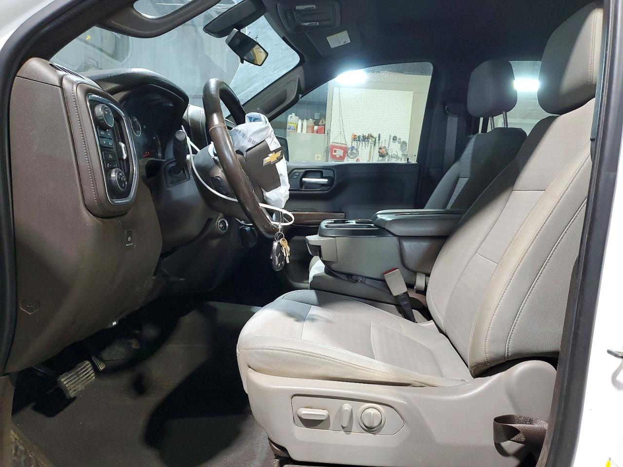 2019 CHEVROLET SILVERADO K1500 LT photo 13