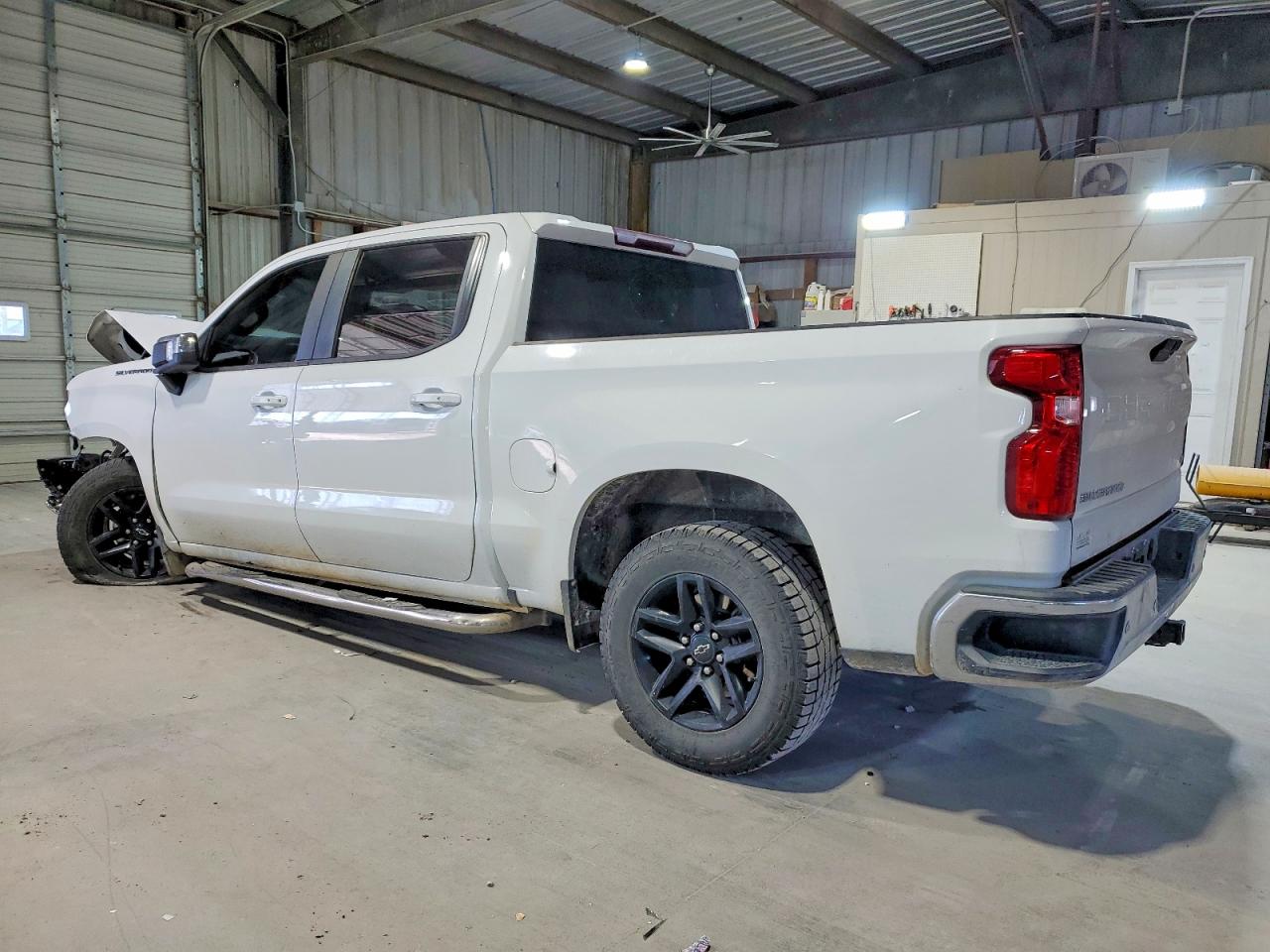 2019 CHEVROLET SILVERADO K1500 LT photo 3