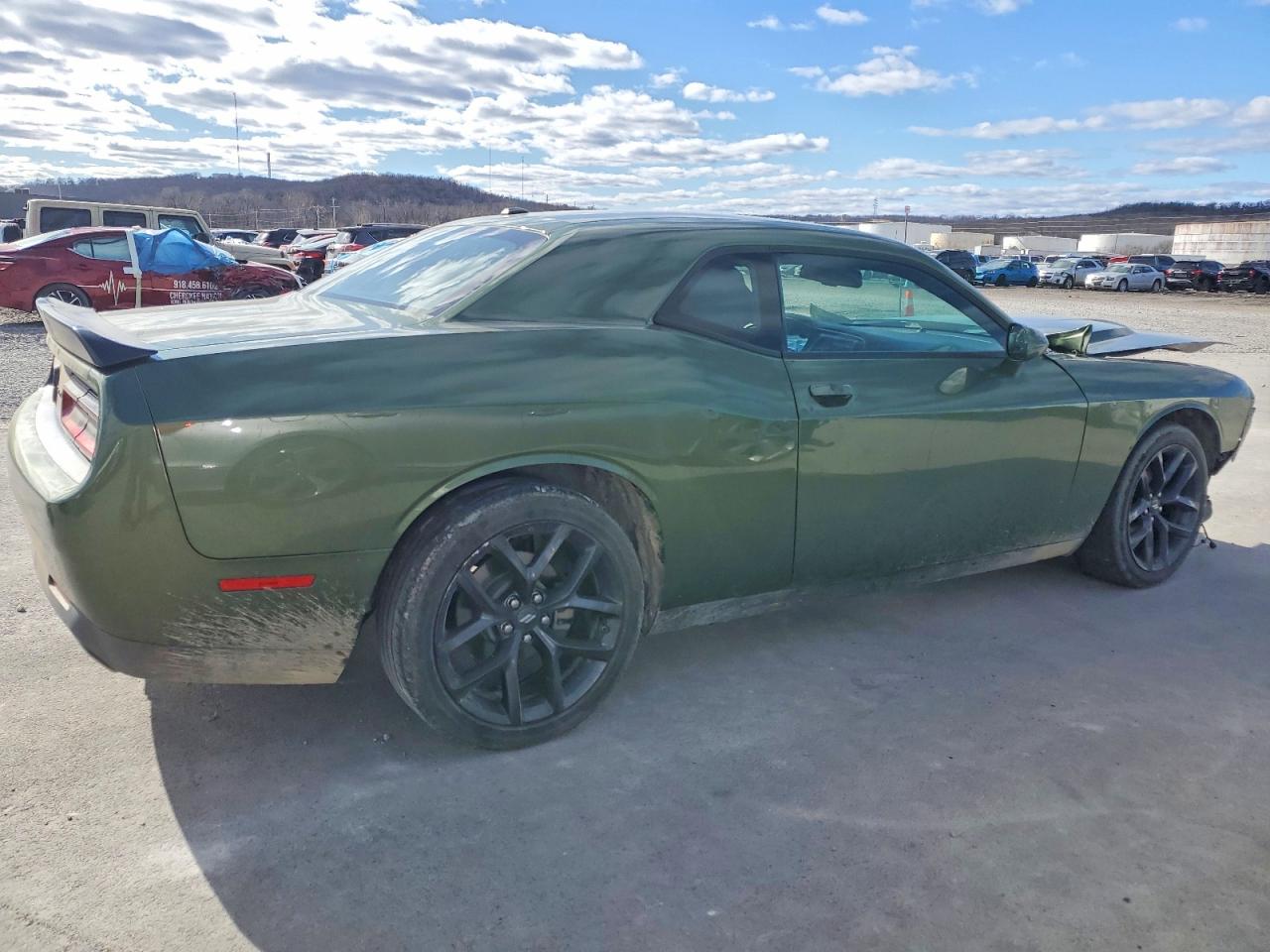2022 DODGE CHALLENGER SXT photo 3