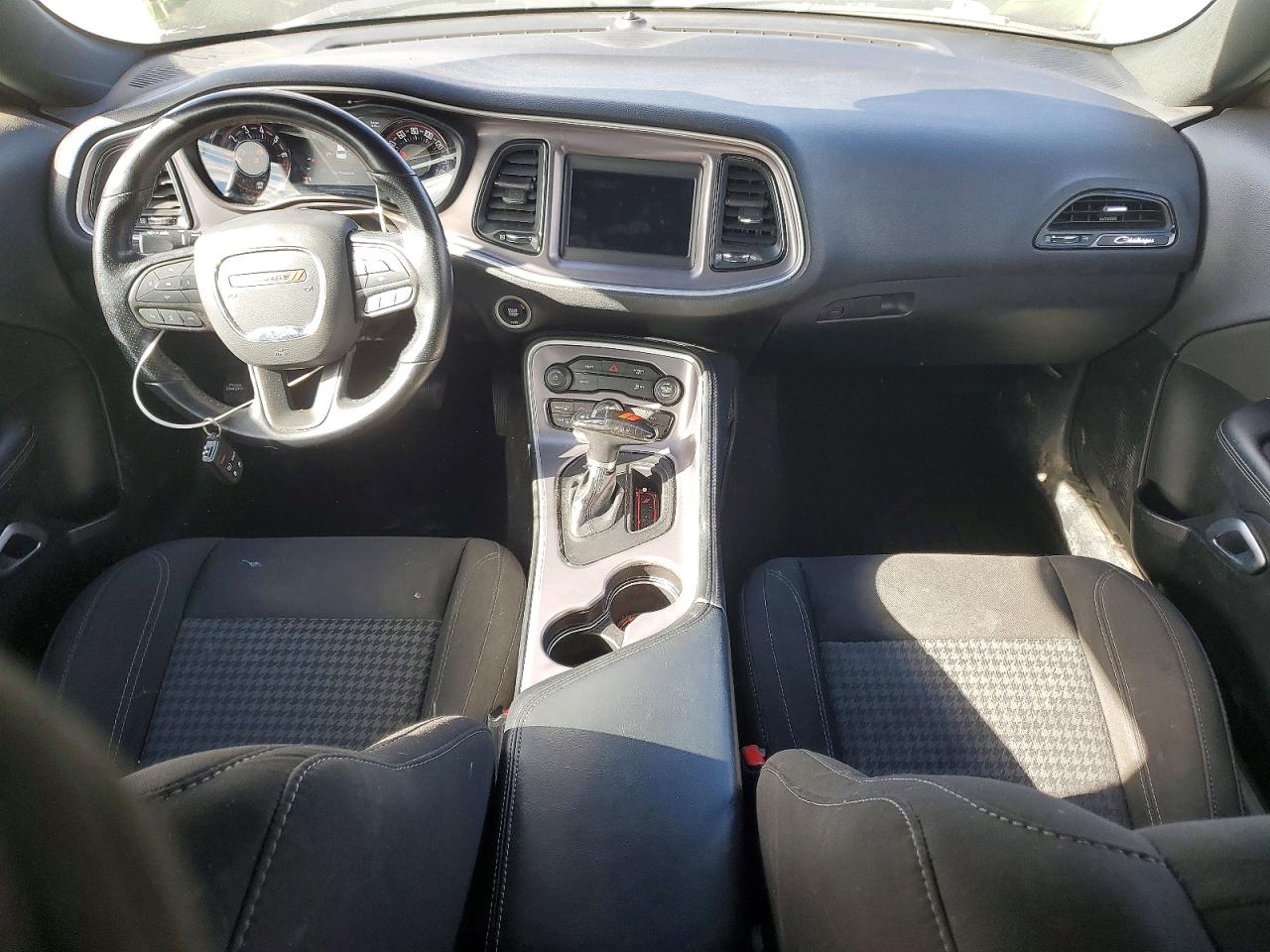 2022 DODGE CHALLENGER SXT photo 8