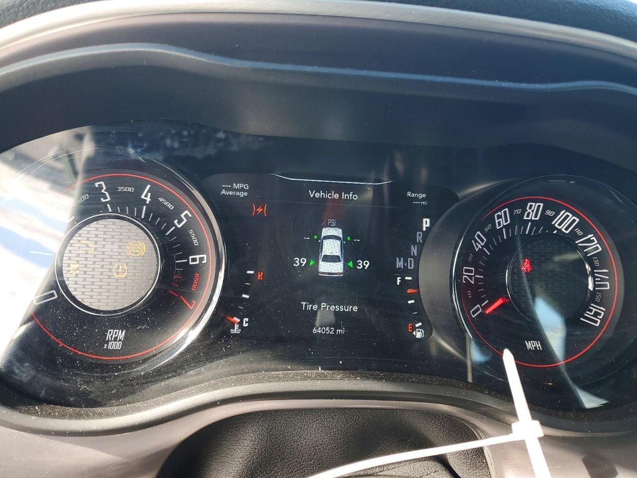 2022 DODGE CHALLENGER SXT photo 9