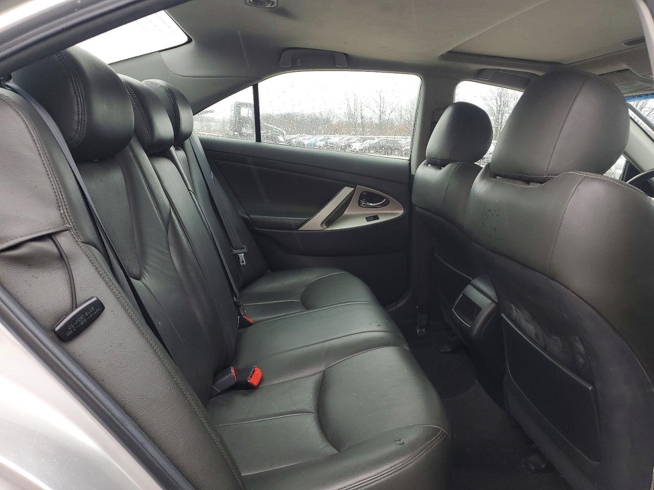 2009 TOYOTA CAMRY SE photo 28