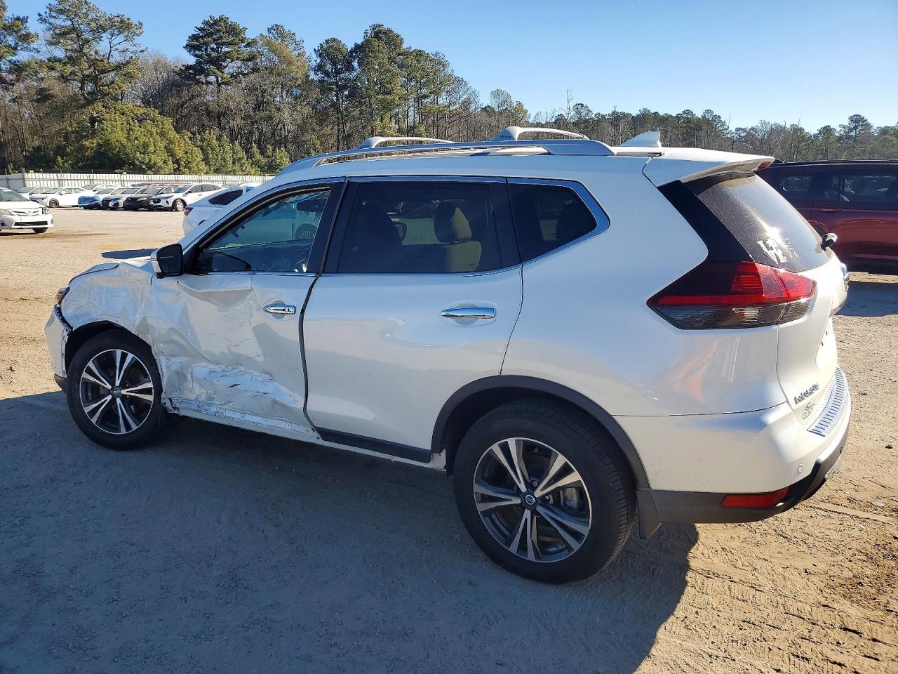 2020 NISSAN ROGUE SV photo 2