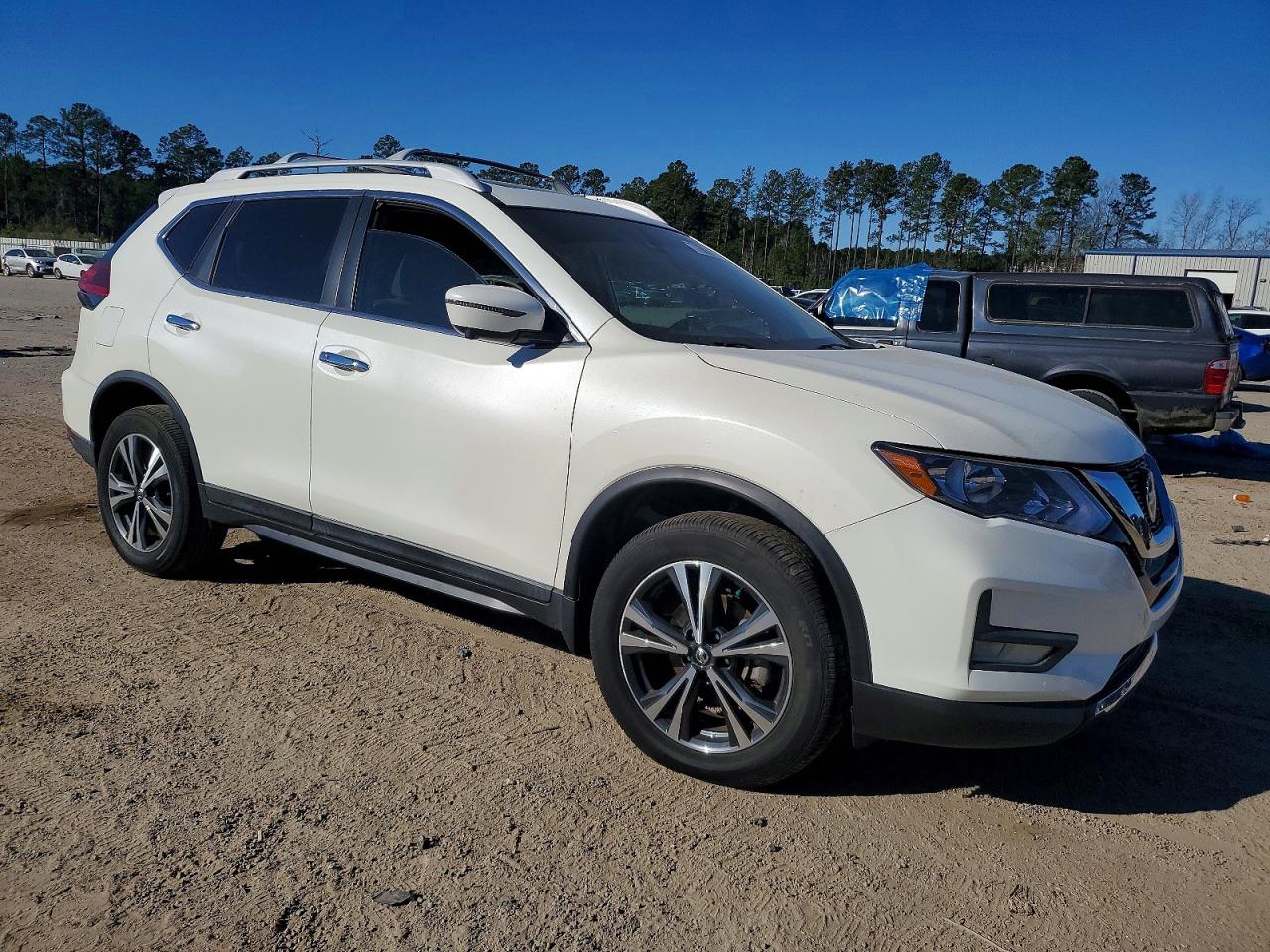 2020 NISSAN ROGUE SV photo 4