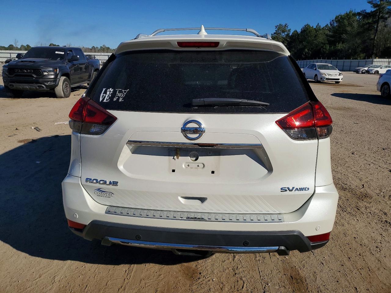 2020 NISSAN ROGUE SV photo 6