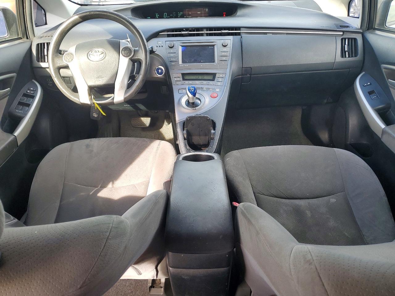 2013 TOYOTA PRIUS photo 8