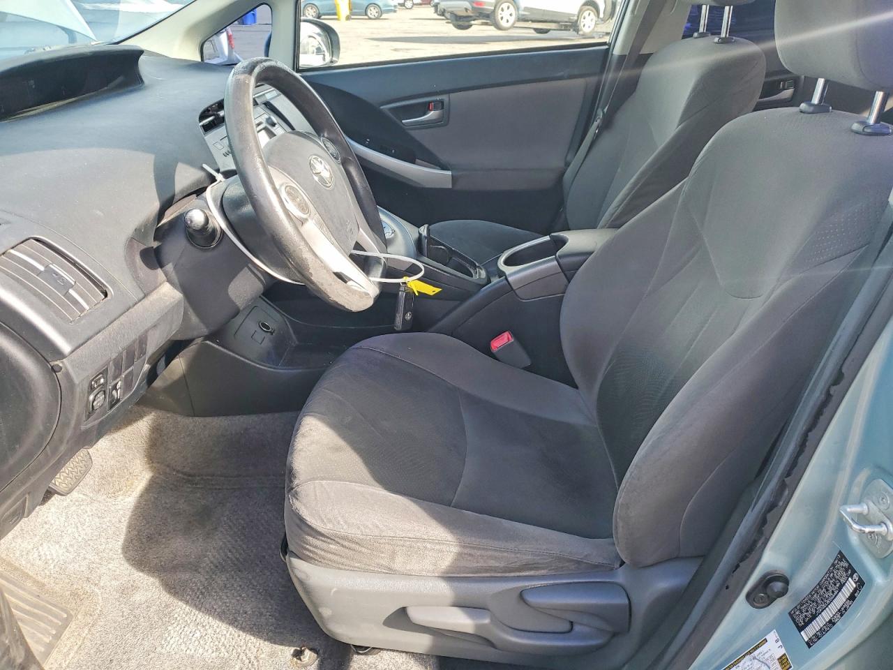 2013 TOYOTA PRIUS photo 7