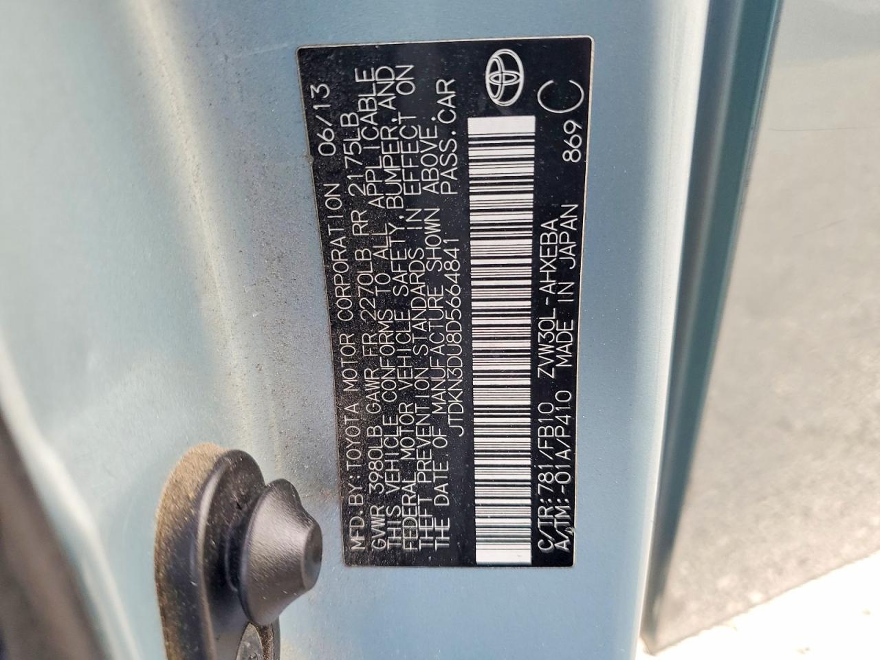 2013 TOYOTA PRIUS photo 12
