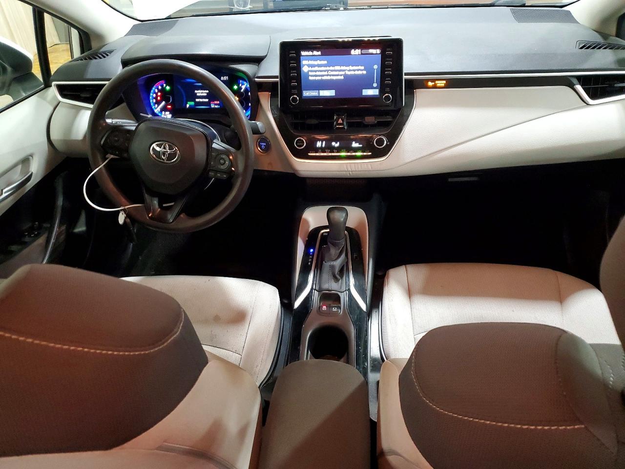 2020 TOYOTA COROLLA LE photo 8