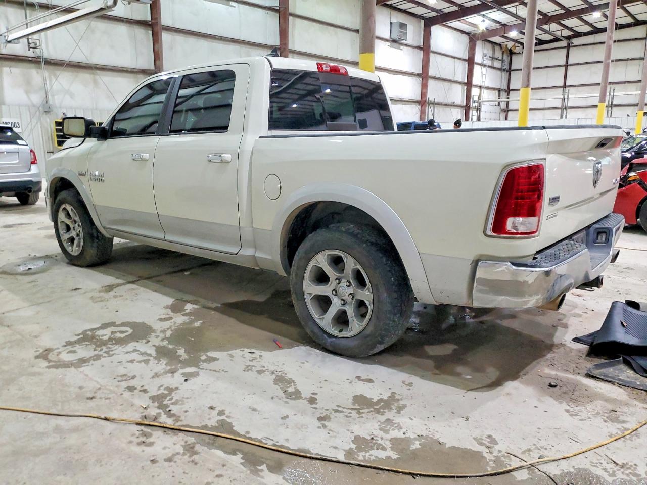 2016 RAM 1500 LARAMIE photo 3