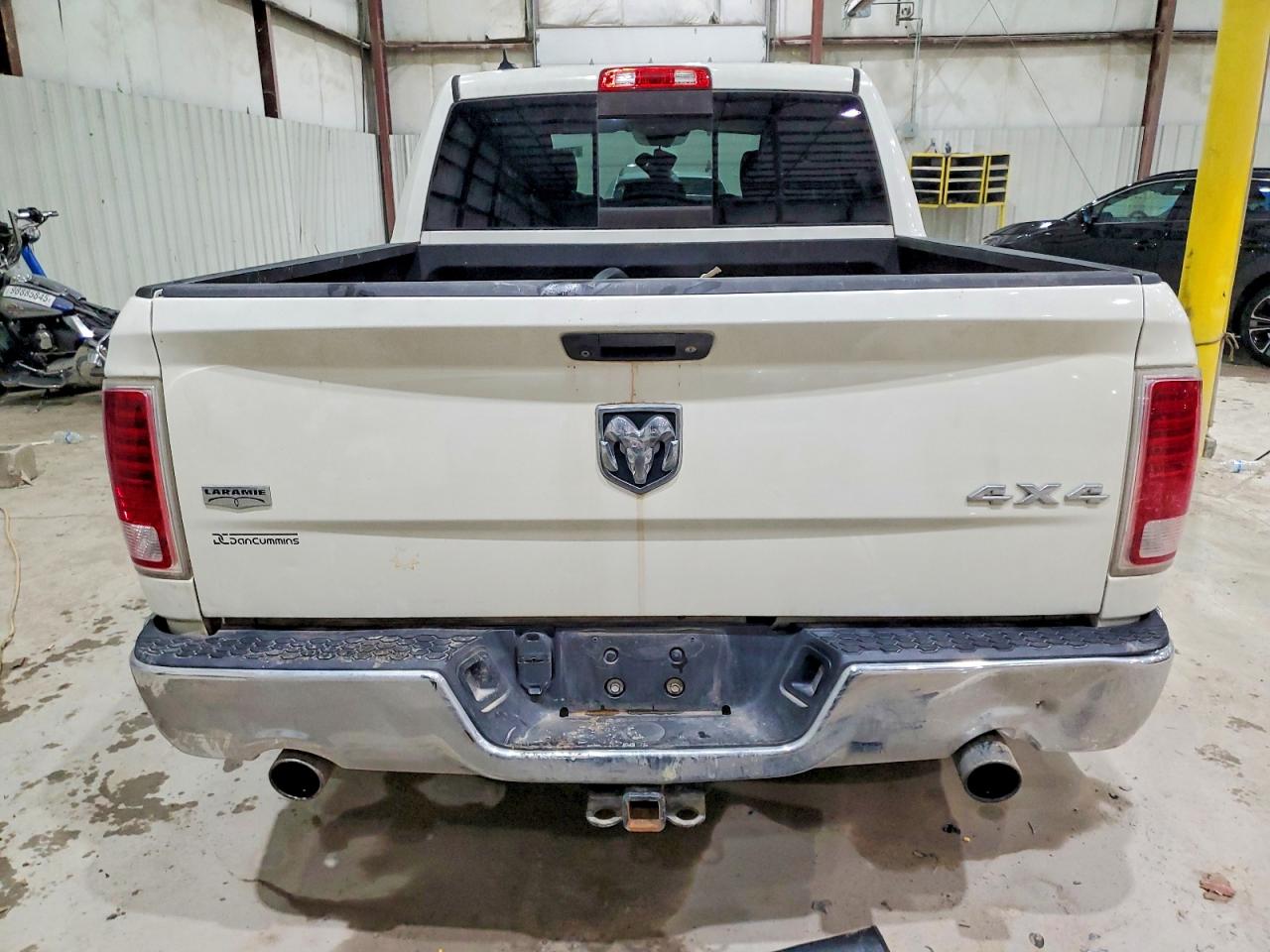 2016 RAM 1500 LARAMIE photo 11