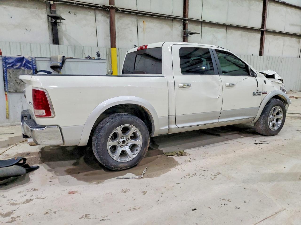 2016 RAM 1500 LARAMIE photo 5