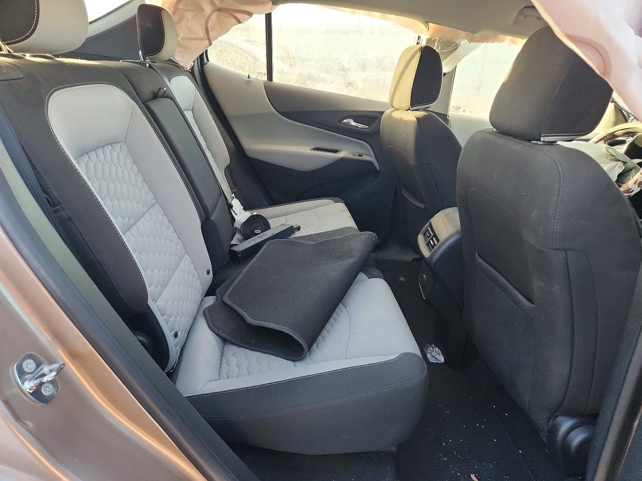 2018 CHEVROLET EQUINOX LS photo 10