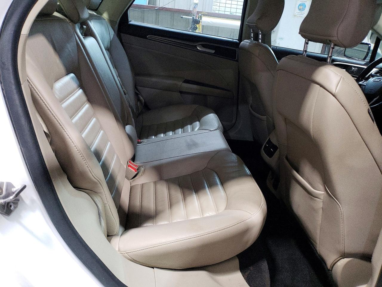 2017 FORD FUSION SE photo 19