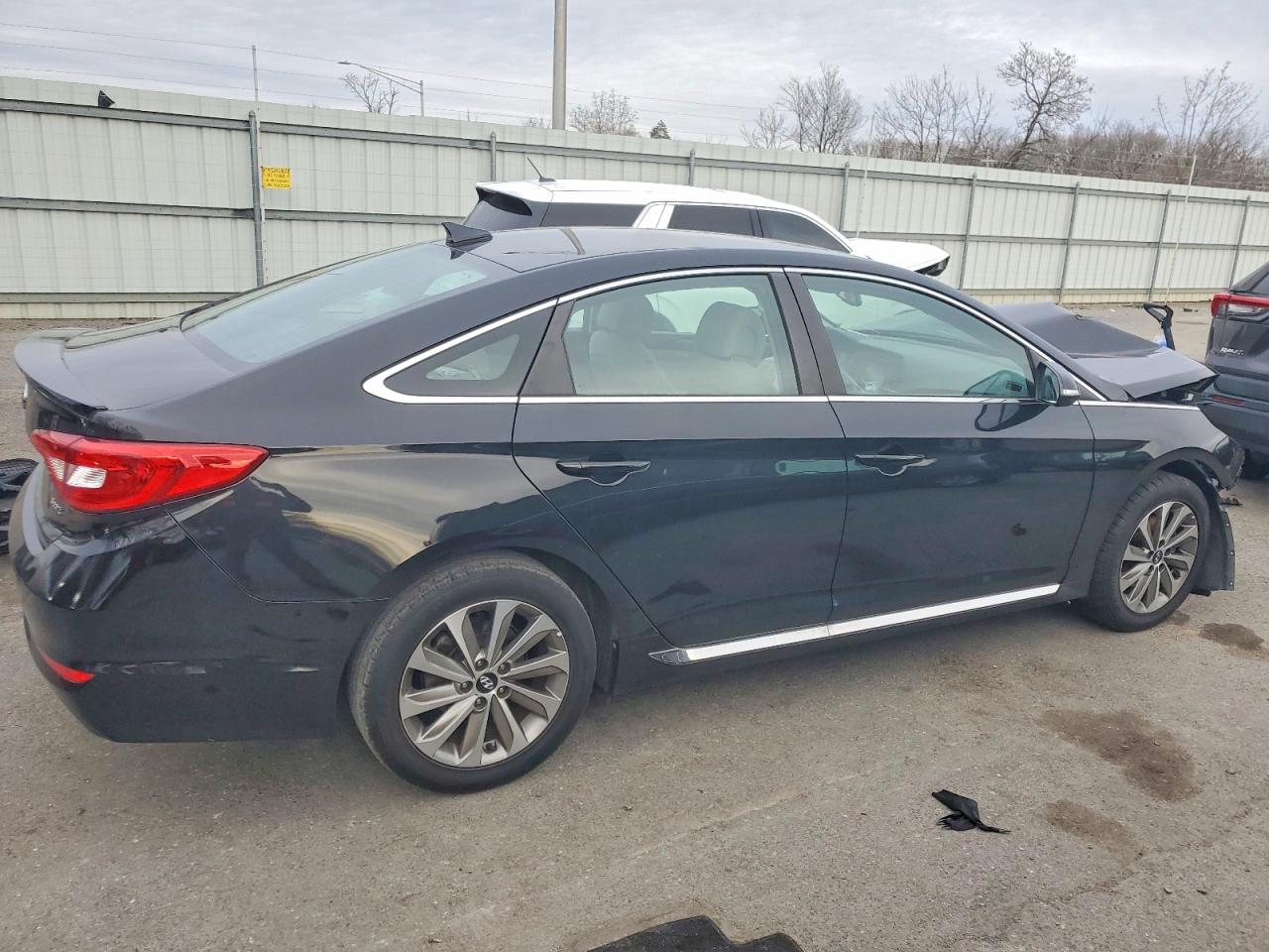 2017 HYUNDAI SONATA SPORT photo 3