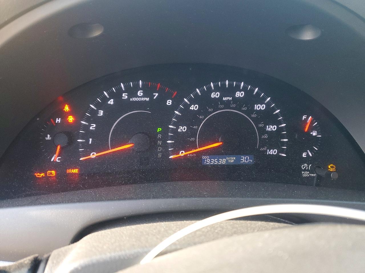 2010 TOYOTA CAMRY LE photo 9