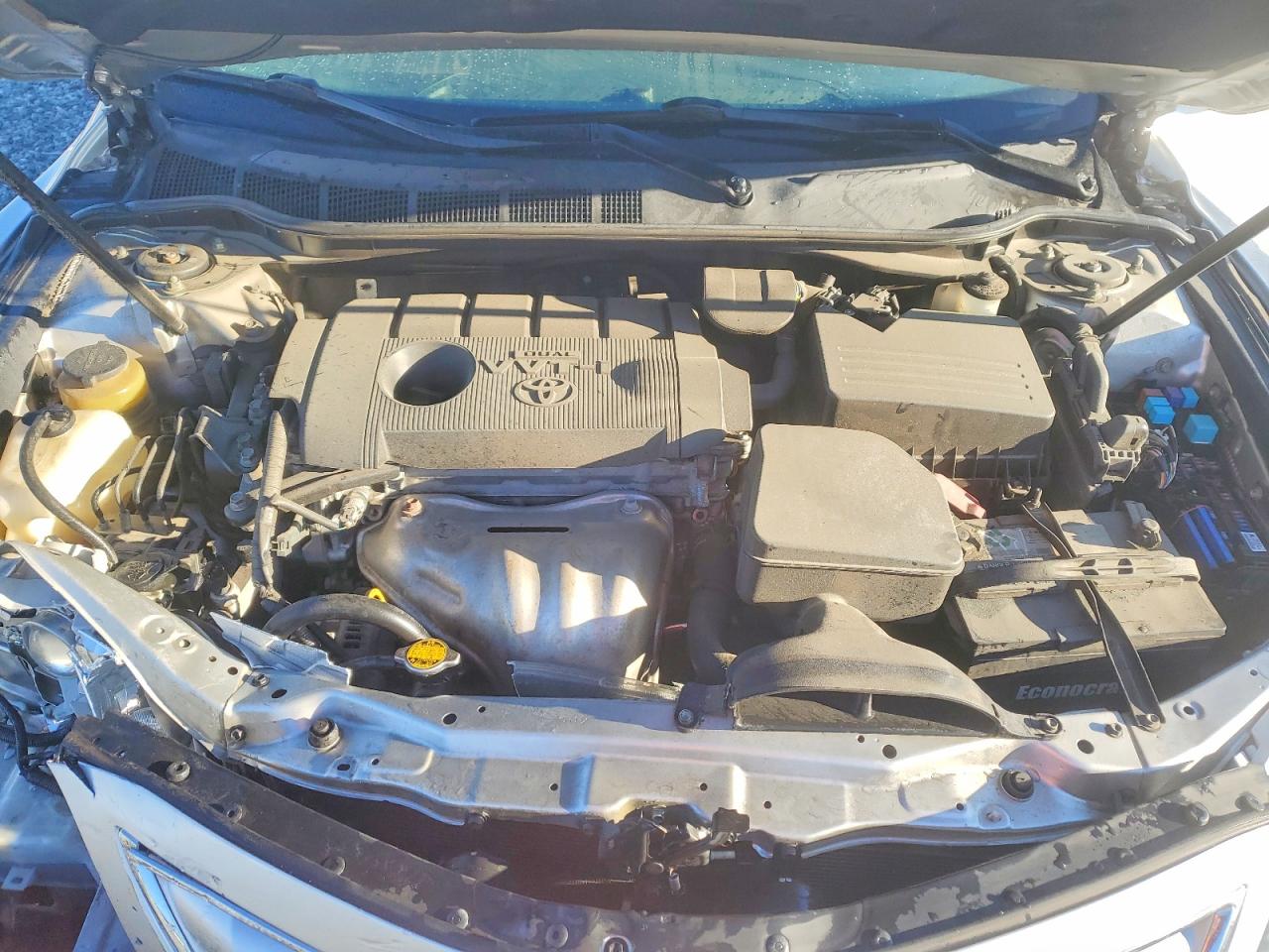 2010 TOYOTA CAMRY LE photo 11