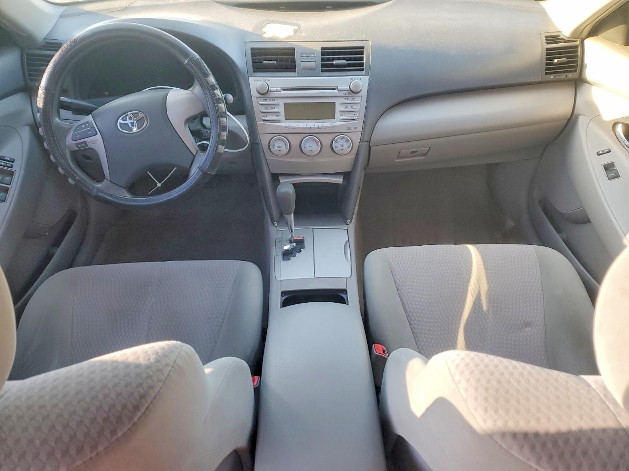 2010 TOYOTA CAMRY LE photo 8