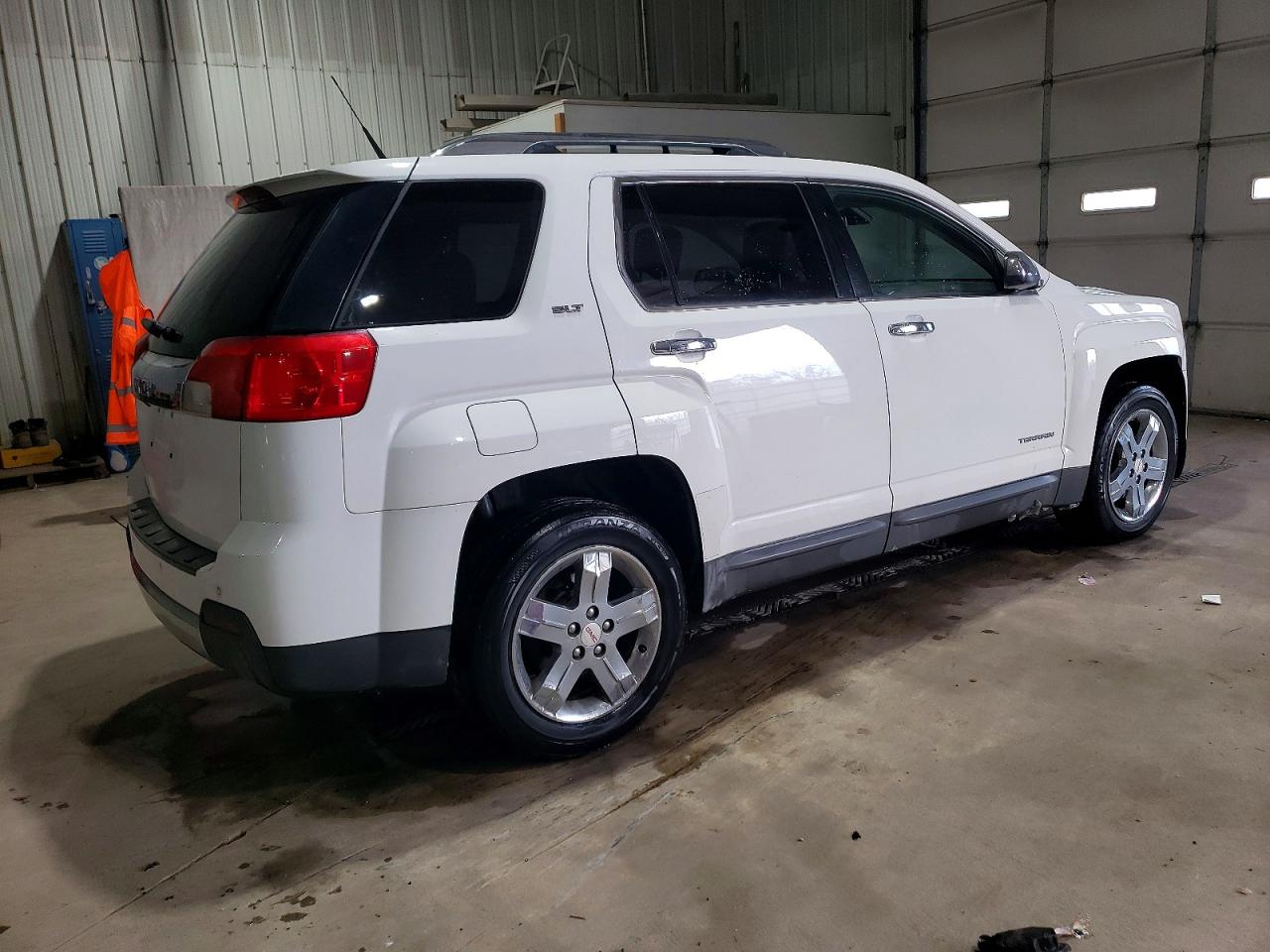 2012 GMC TERRAIN SLT photo 3