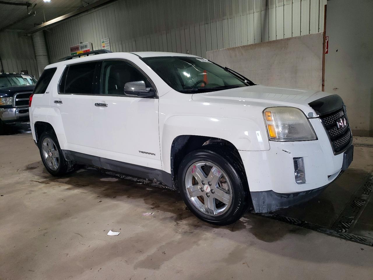2012 GMC TERRAIN SLT photo 4