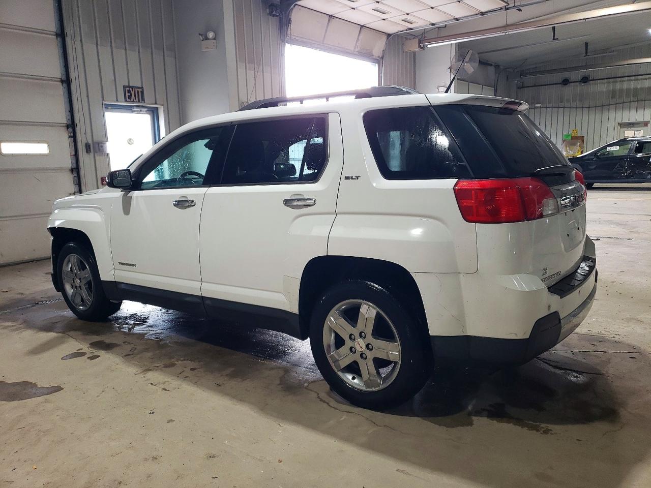 2012 GMC TERRAIN SLT photo 2