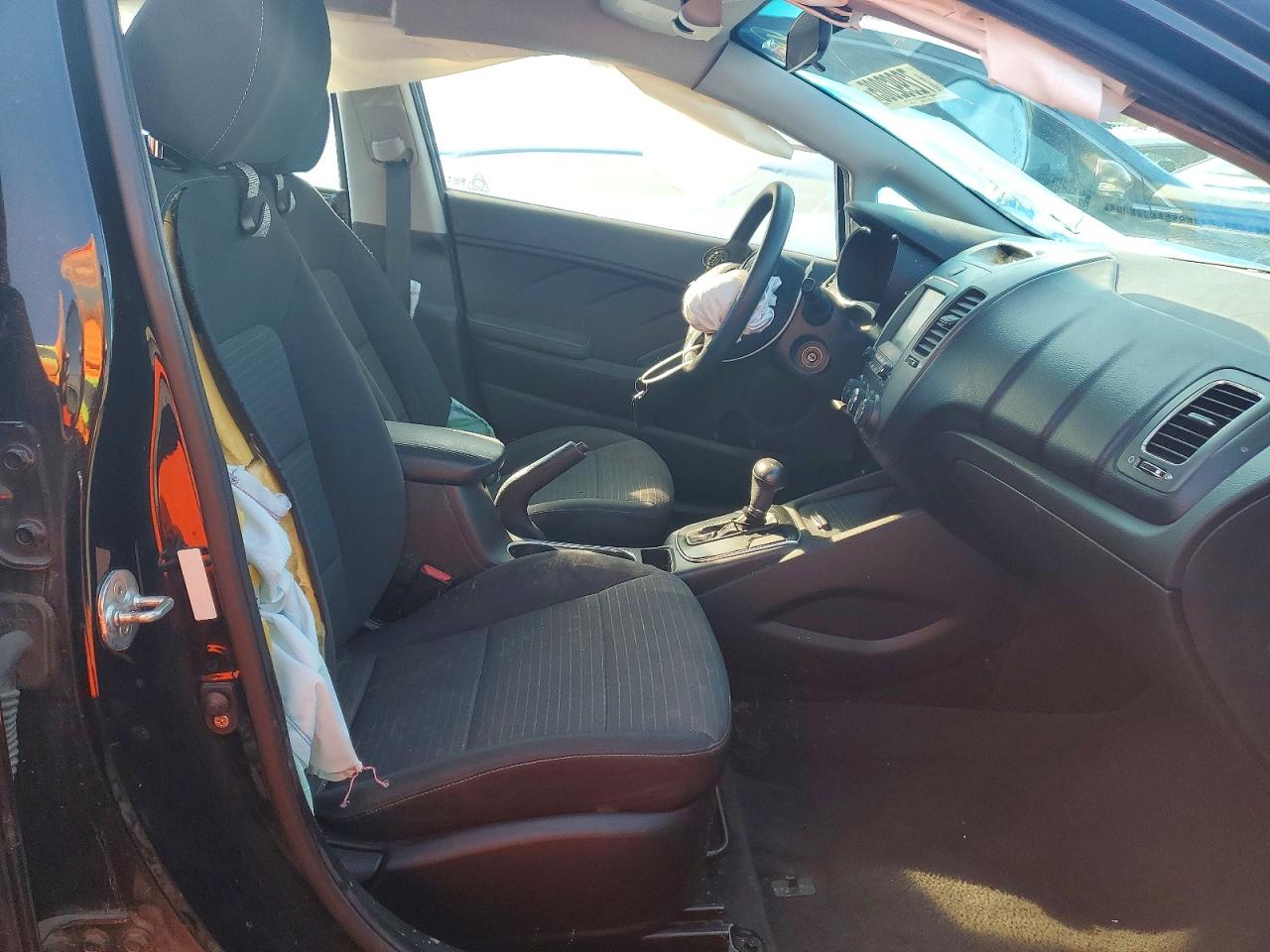 2018 KIA FORTE LX photo 13
