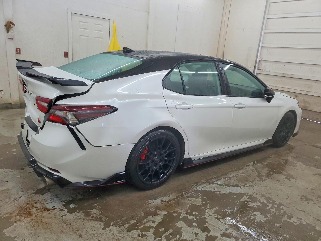 2022 TOYOTA CAMRY TRD photo 5