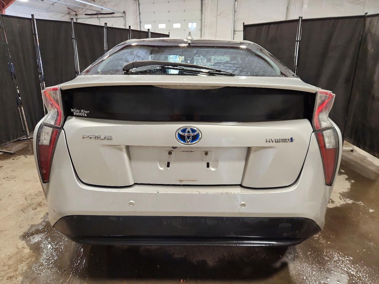 2018 TOYOTA PRIUS TWO photo 6