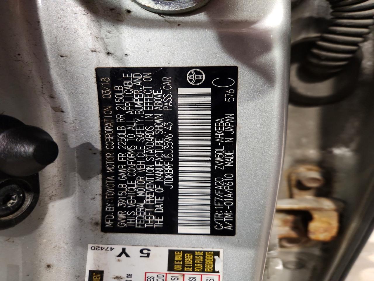 2018 TOYOTA PRIUS TWO photo 13