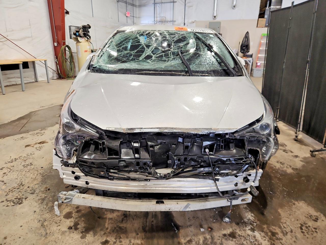 2018 TOYOTA PRIUS TWO photo 5