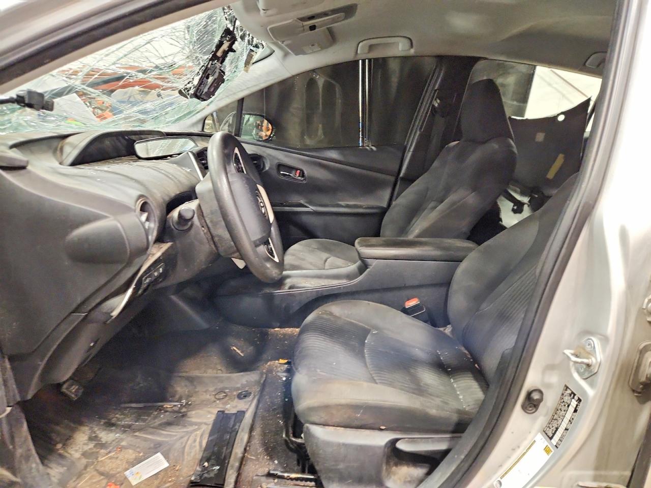 2018 TOYOTA PRIUS TWO photo 7