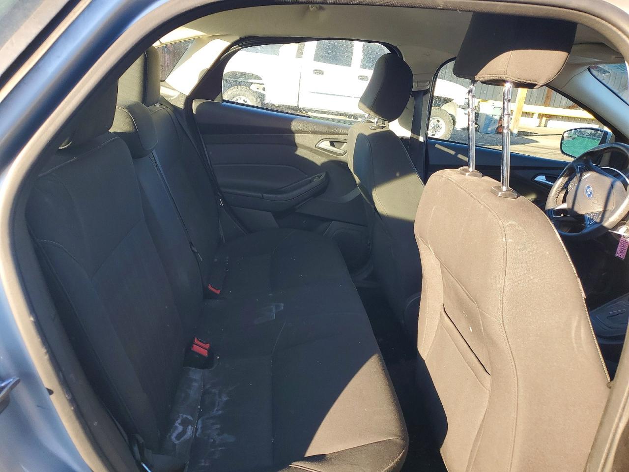 2015 FORD FOCUS SE photo 10