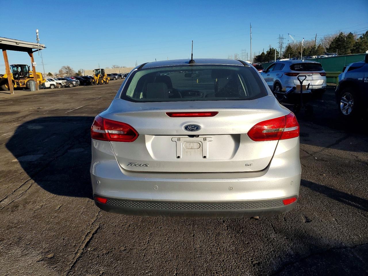 2015 FORD FOCUS SE photo 6