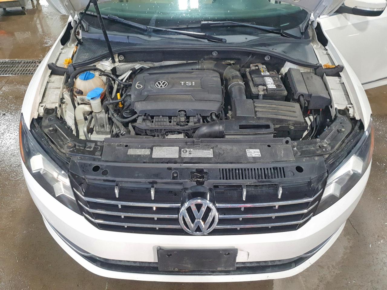 2014 VOLKSWAGEN PASSAT SEL photo 11