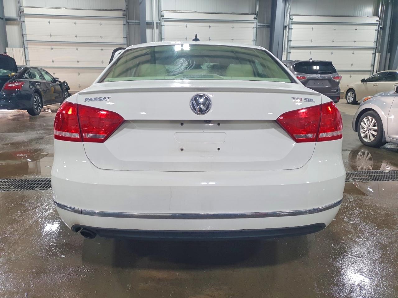 2014 VOLKSWAGEN PASSAT SEL photo 6