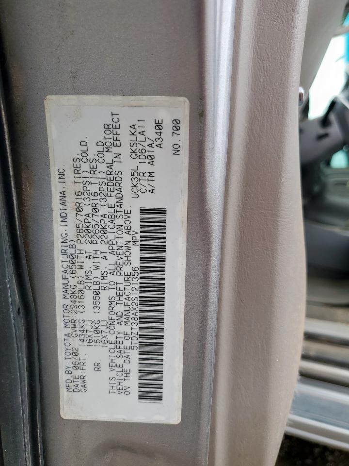 2002 TOYOTA SEQUOIA photo 25