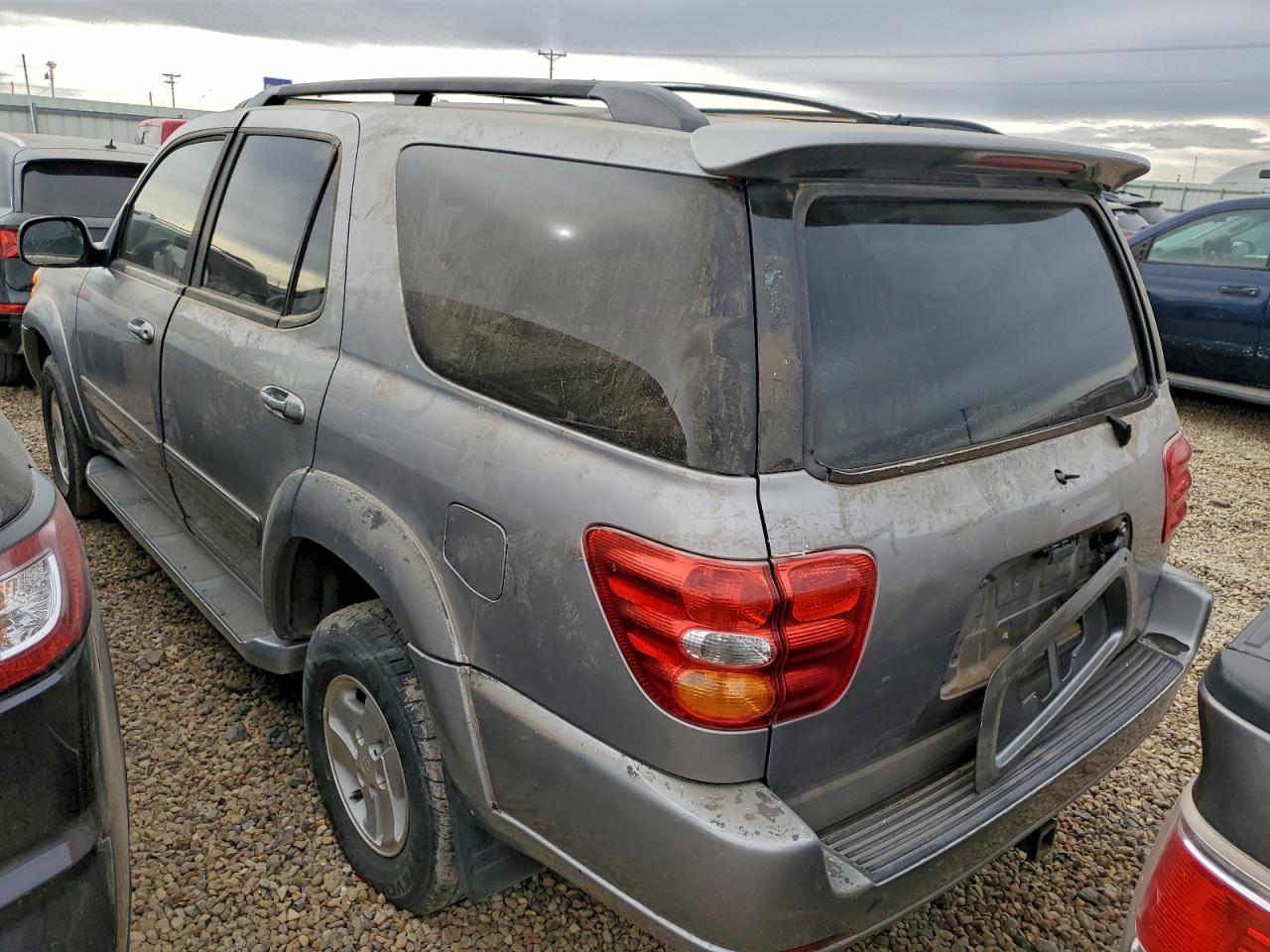 2002 TOYOTA SEQUOIA photo 3