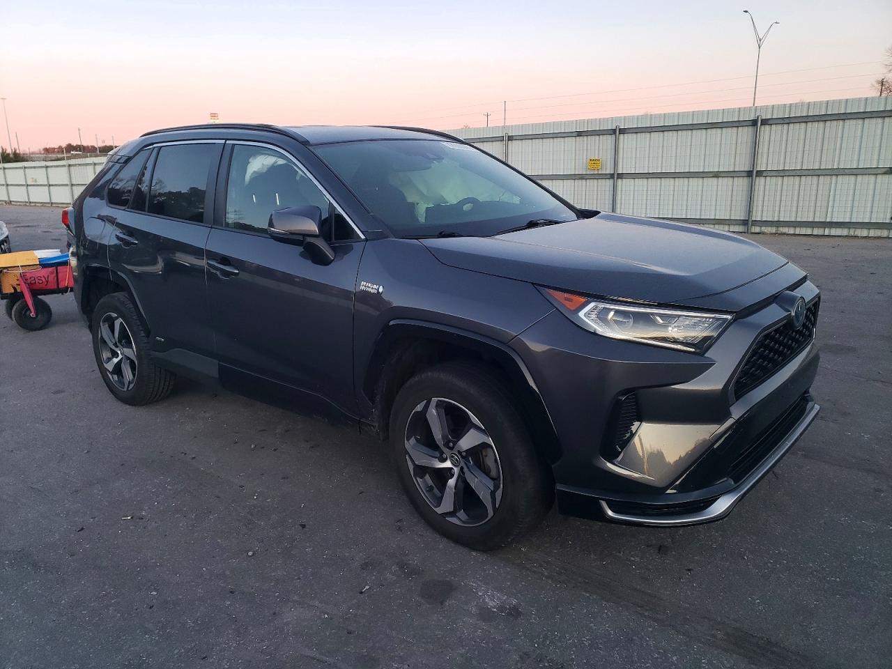 2021 TOYOTA RAV4 PRIME SE photo 4