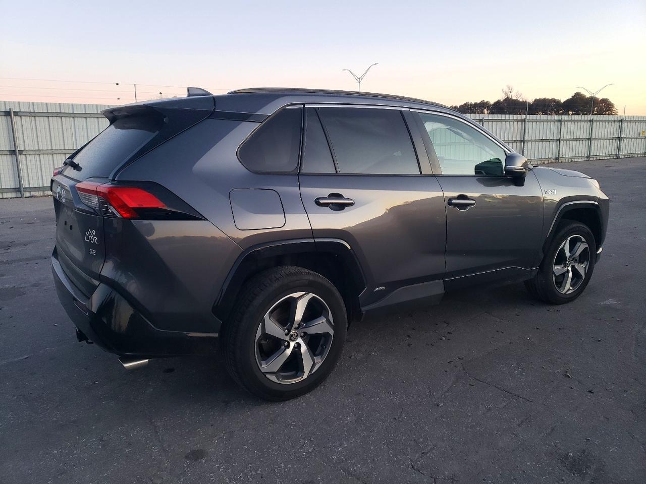 2021 TOYOTA RAV4 PRIME SE photo 3