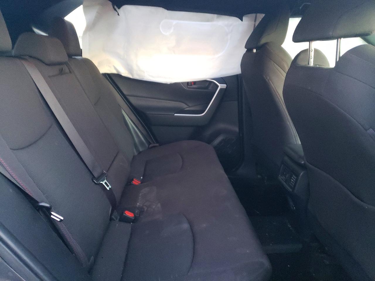 2021 TOYOTA RAV4 PRIME SE photo 11