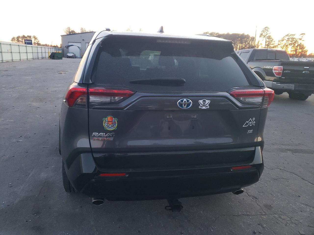 2021 TOYOTA RAV4 PRIME SE photo 6