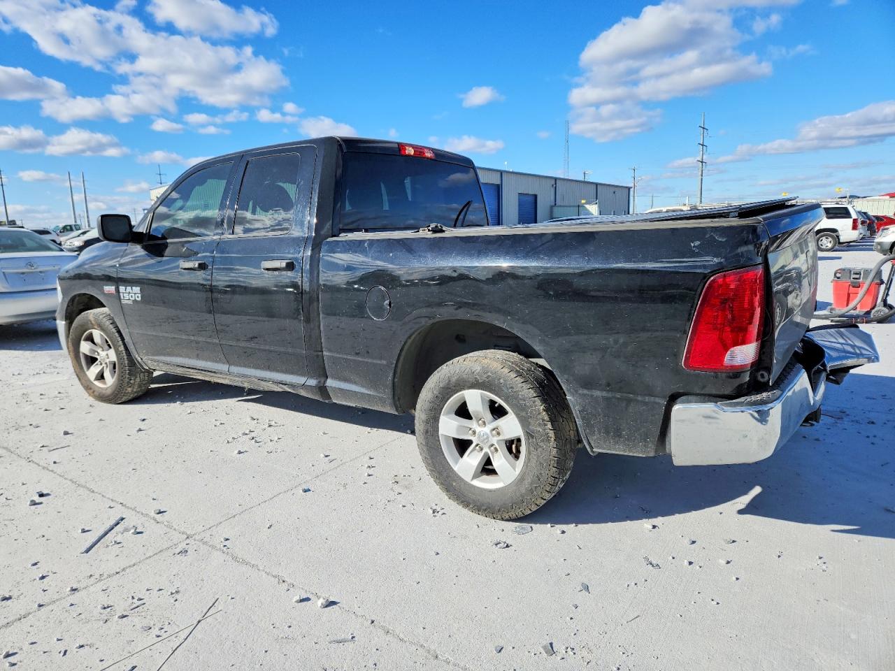 2019 RAM 1500 CLASSIC TRADESMAN photo 3