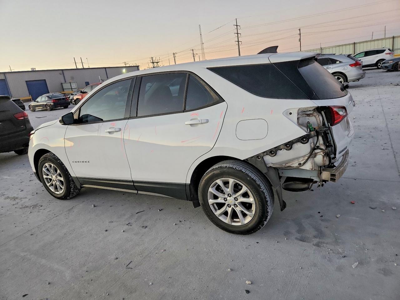 2019 CHEVROLET EQUINOX LS photo 3