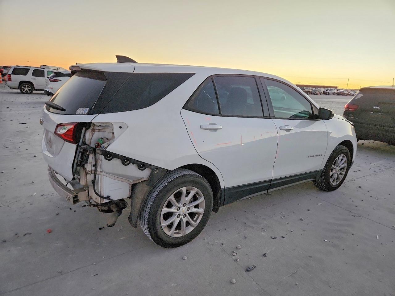 2019 CHEVROLET EQUINOX LS photo 5