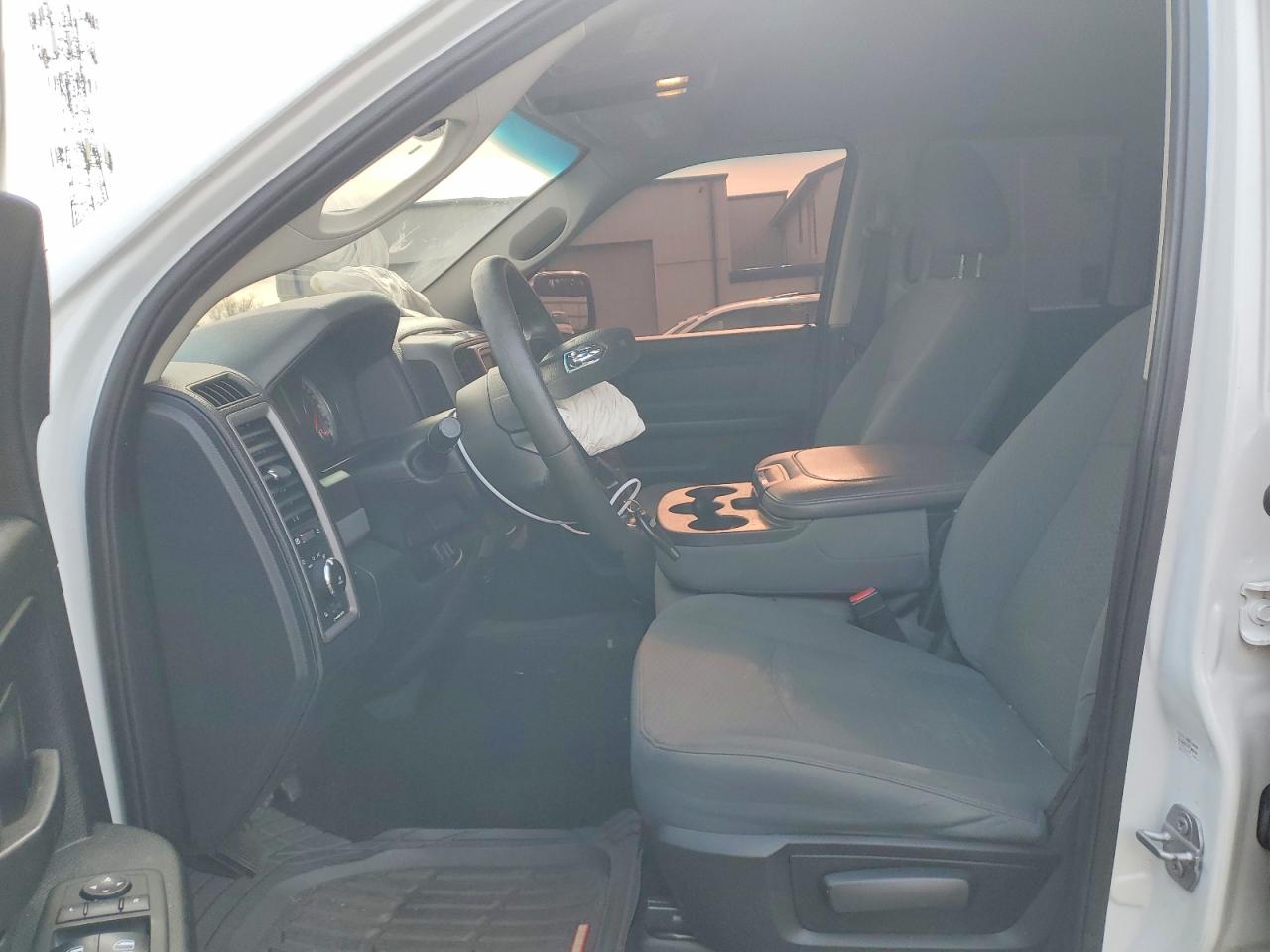 2018 RAM 1500 ST photo 7