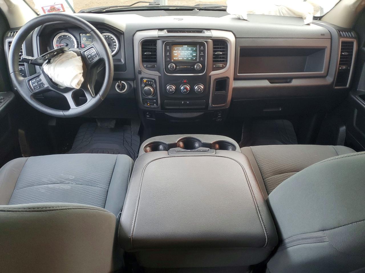 2018 RAM 1500 ST photo 8