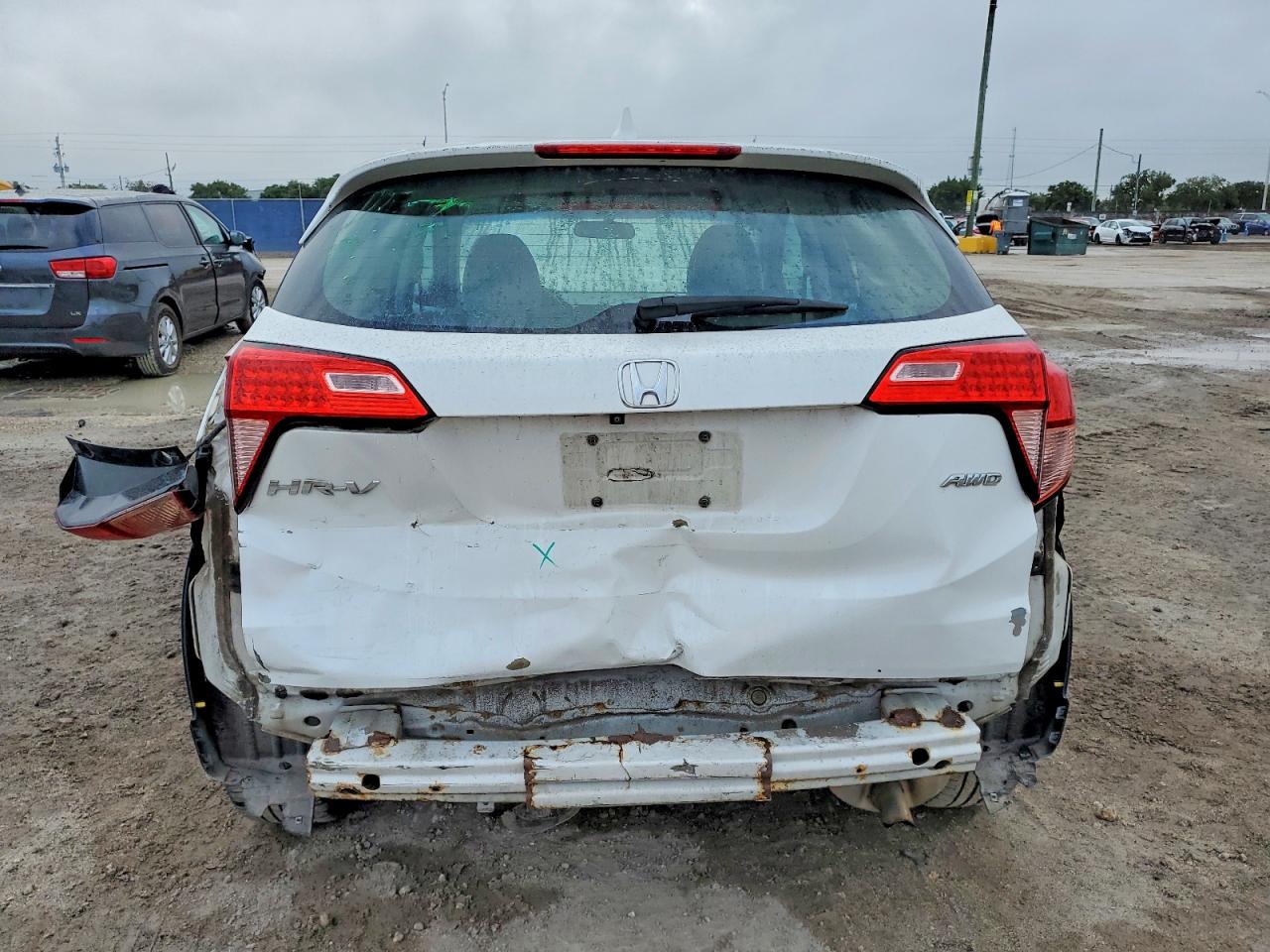 2016 HONDA HR-V LX photo 11