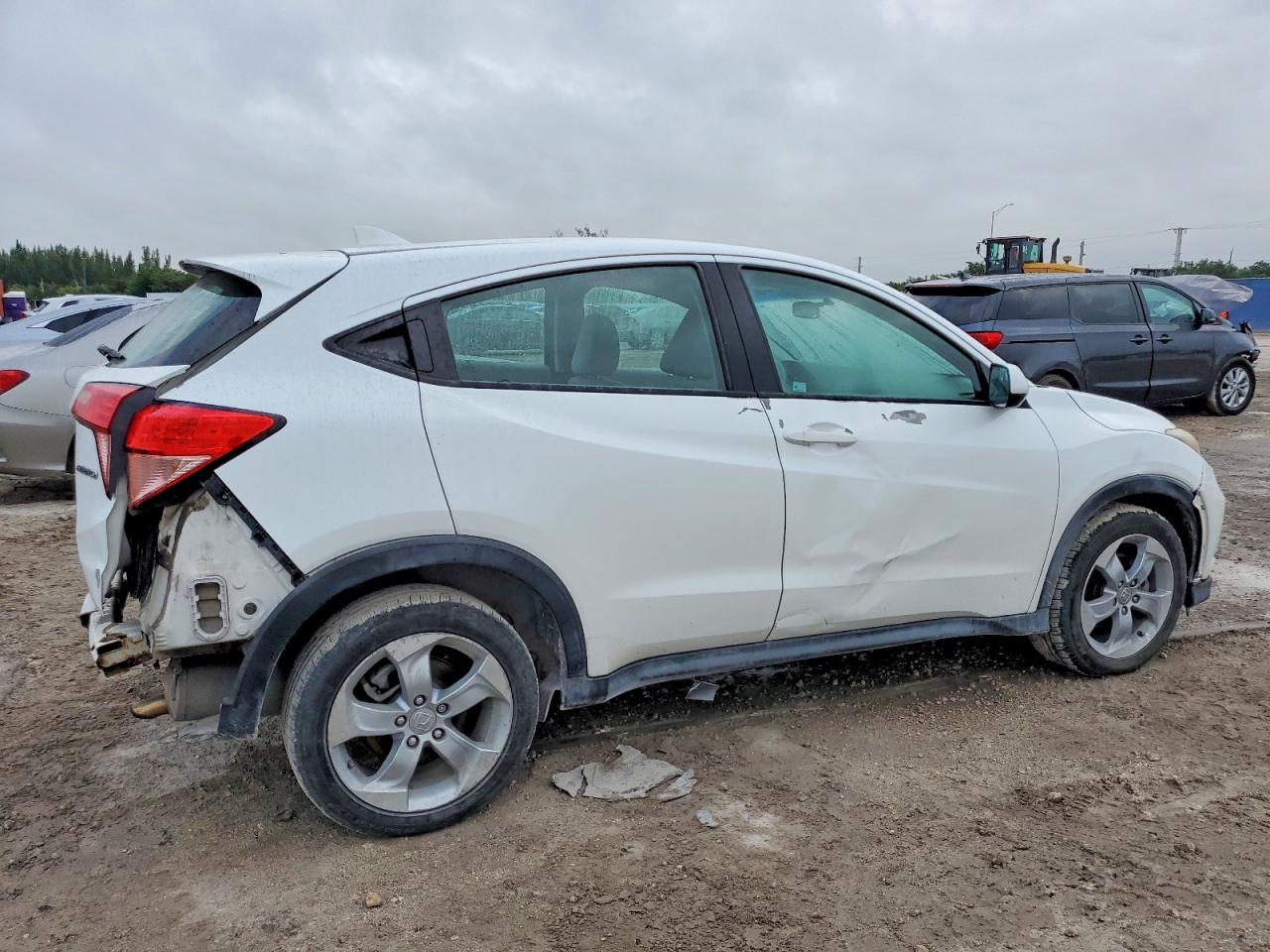 2016 HONDA HR-V LX photo 5