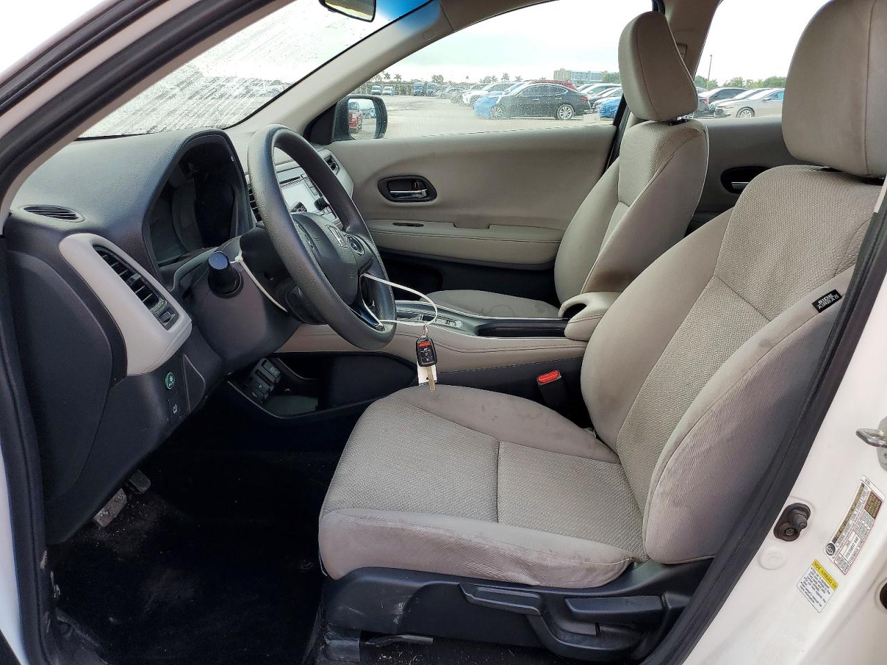 2016 HONDA HR-V LX photo 13